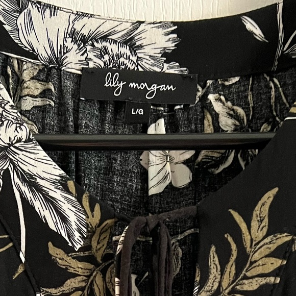 Pretty dress - Picture 2 of 3